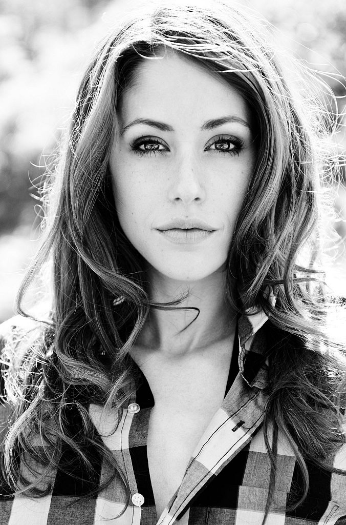 Amanda Crew